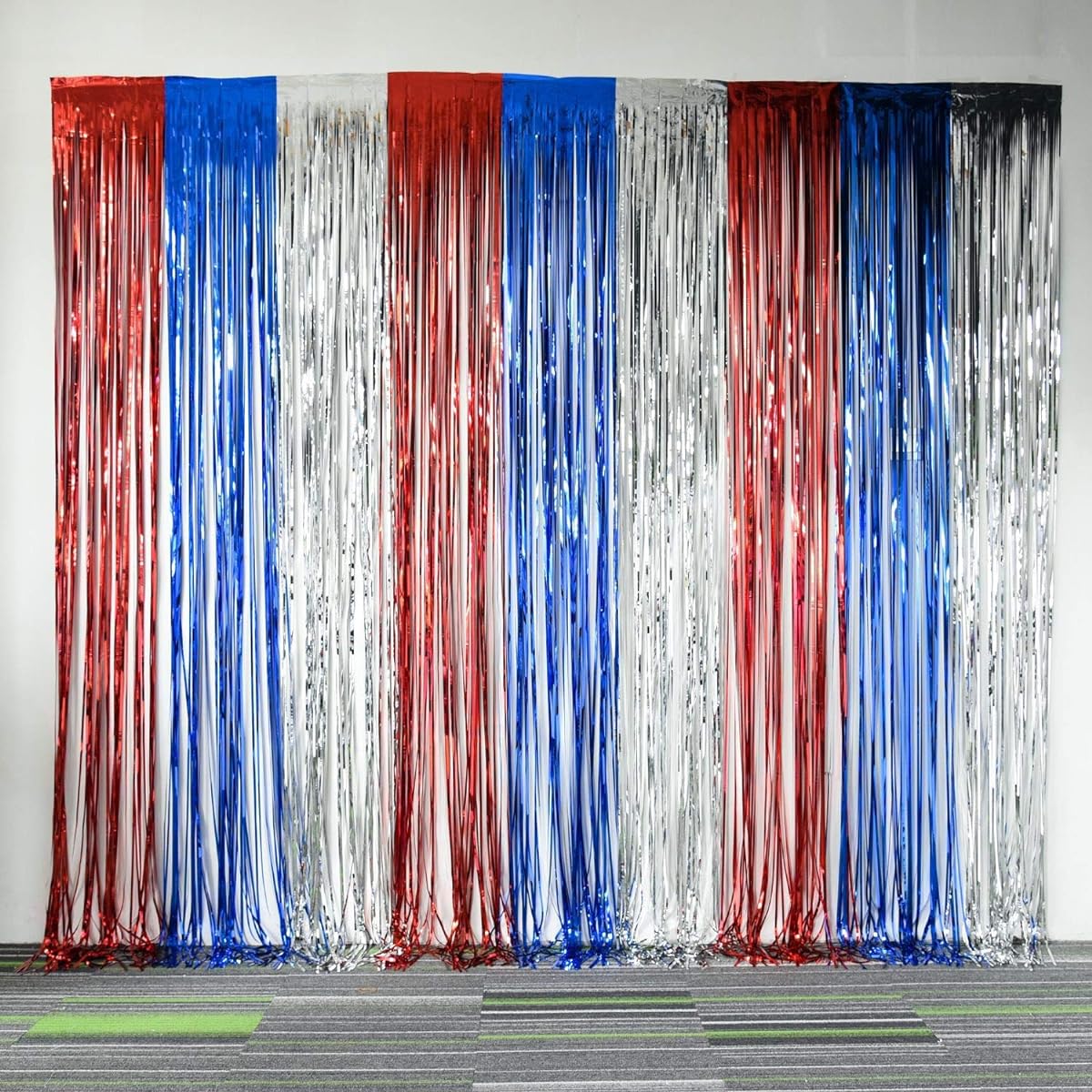 Independence Day Decorations Red White Blue Metallic Tinsel Curtains for American Theme Party Patriotic Independence Day Photo Backdrop Props Decorations