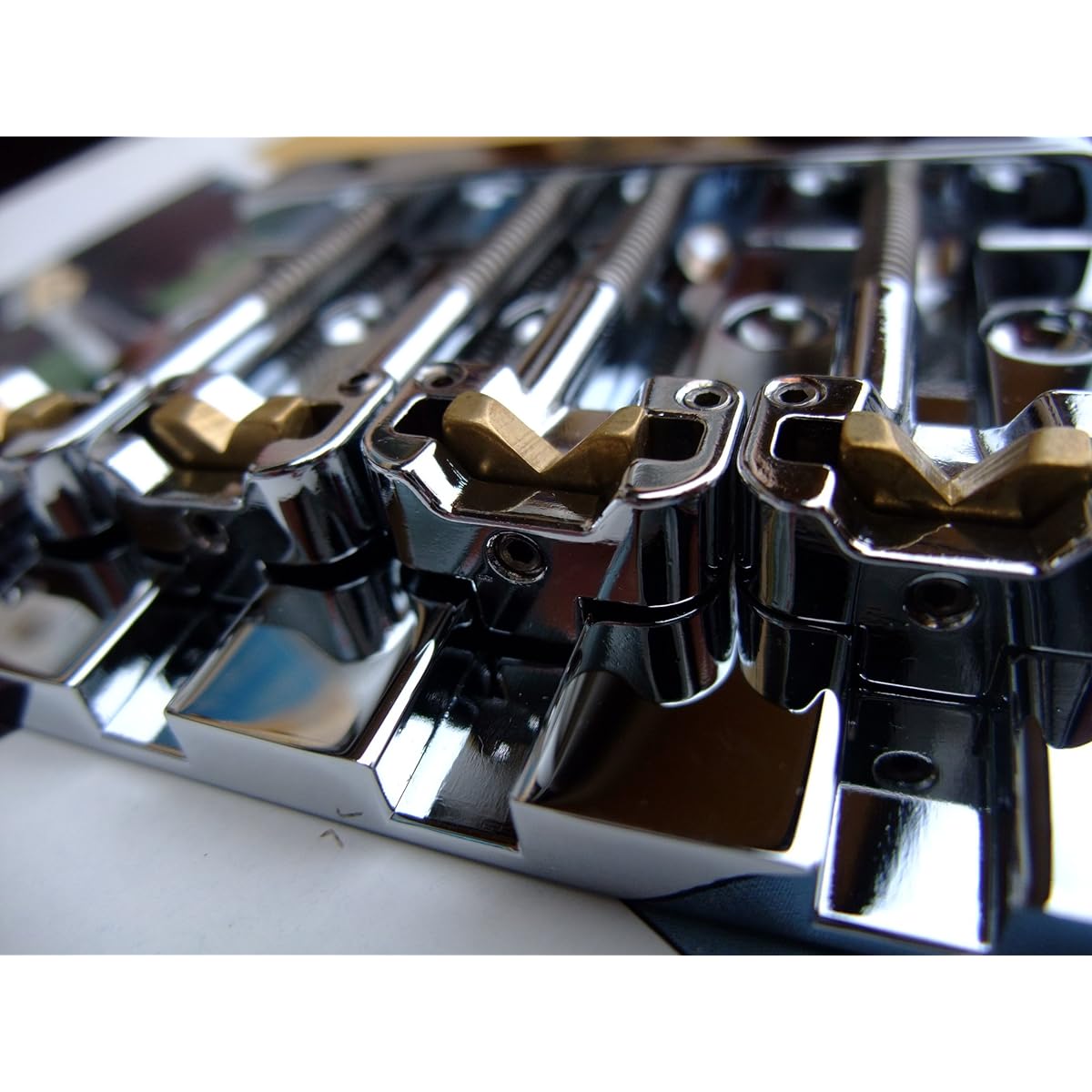 [Genuine Product] HIPSHOT Base Bridge KICKASS 4-String Chrome BR/KICKASS C
