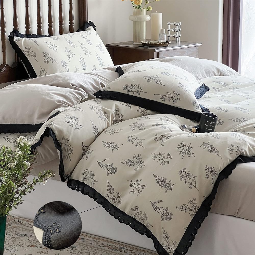 BUKAROOM [Double Cover Set, Double 4 Piece Set] With Ruffles, Double Zipper Duvet Cover, Suitable for All Seasons, For Both Western and Japanese Style, Fitted Sheet, Pillowcase, Bedding Cover, Lightweight, Breathable, Floral Pattern, Stylish, Black Flowe