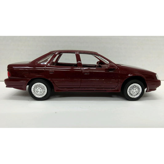 AMT 6067 1989 Taurus SHO 1:25 Scale Built-Up Plastic Promo - Currant Red