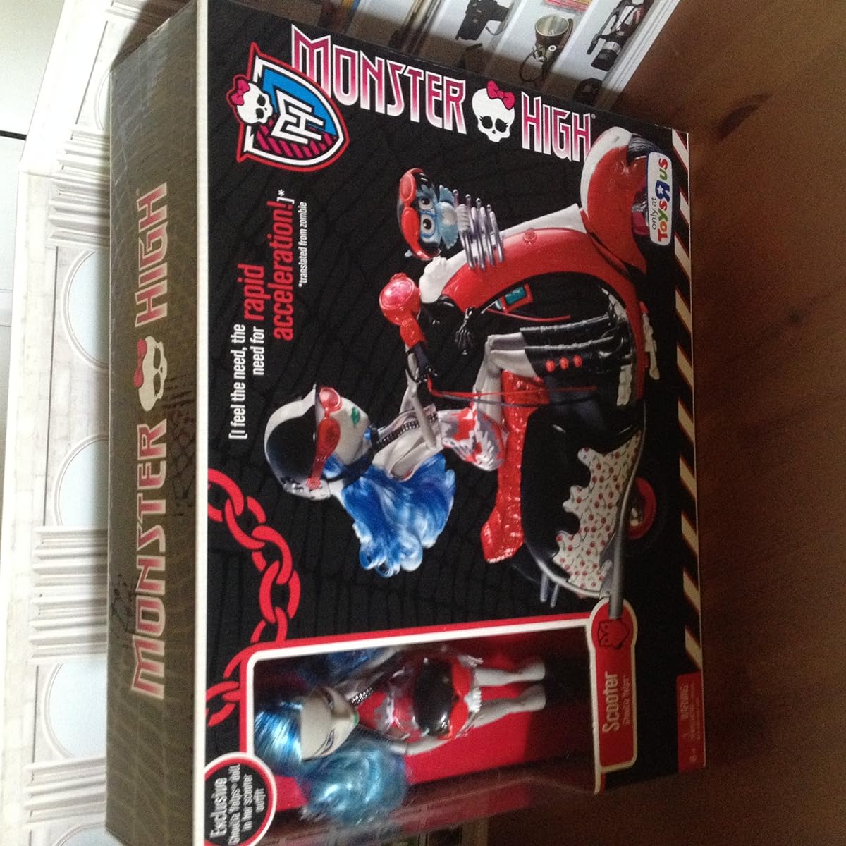 Monster High - Ghoulia Scooter Includes Ghoulia doll