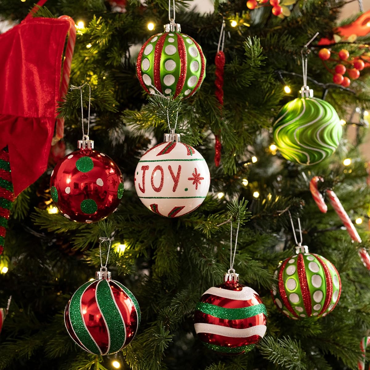 Valery Madelyn 16ct 80mm Green Red White Christmas Ball Ornament Decoration Classic Collection Splendor Shatterproof Christmas Tree Ornament Christmas Decoration