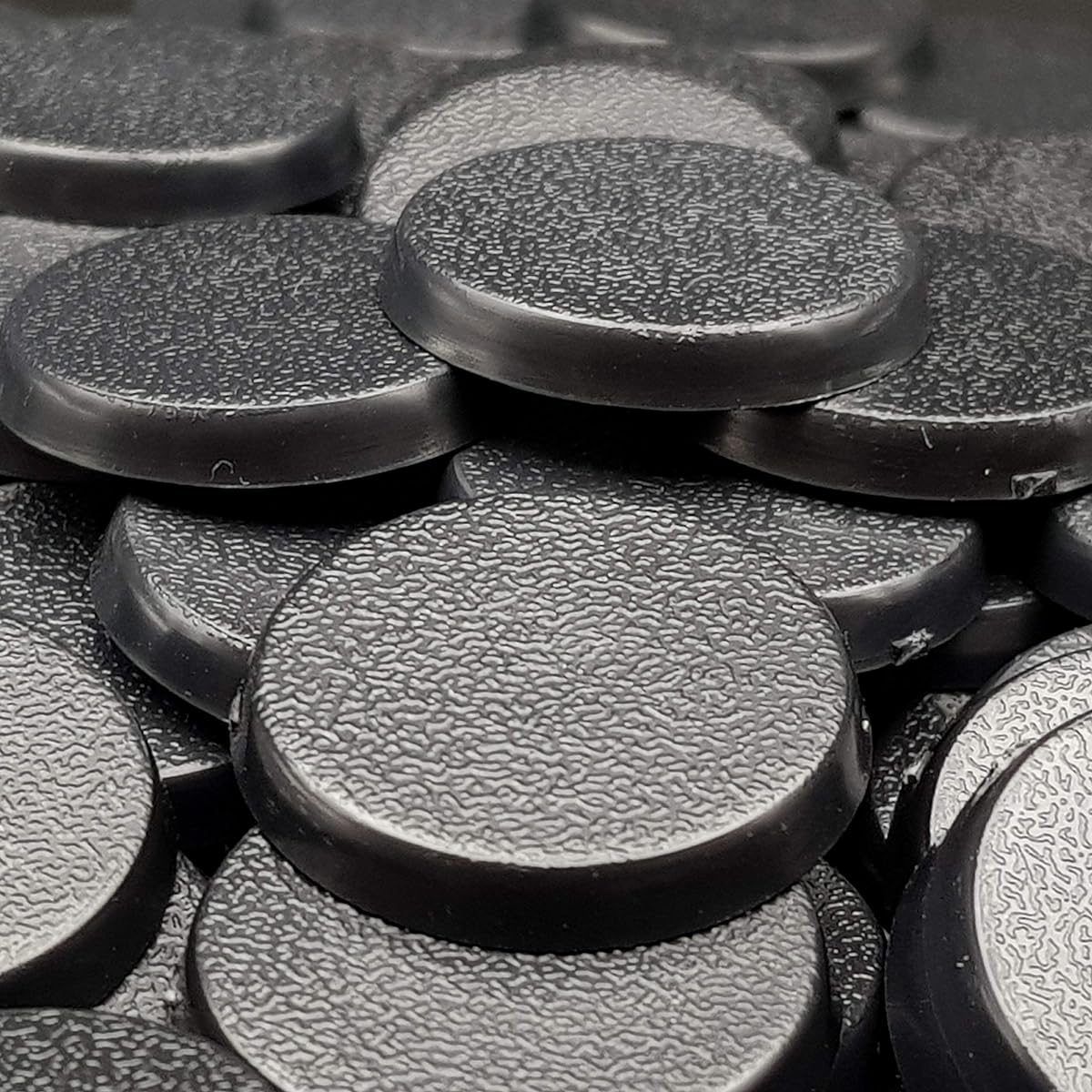 EEcliP 100pcs Round Plastic Model Bases 40mm or 1.57inch for Game Miniatures/Wargames Tabletop Games MB540