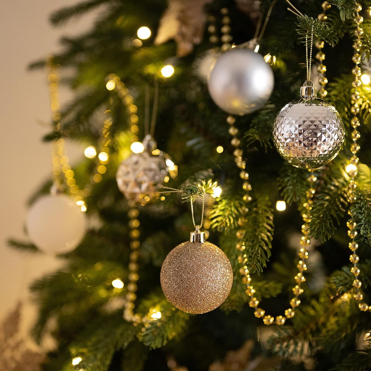 Valery Madelyn Christmas Tree Ornaments, 50 Karat White and Gold Shatterproof Christmas Ball Decorations Set, 2.36 Inch Elegant Hanging Tree Ornaments for Christmas Holiday Party Decor