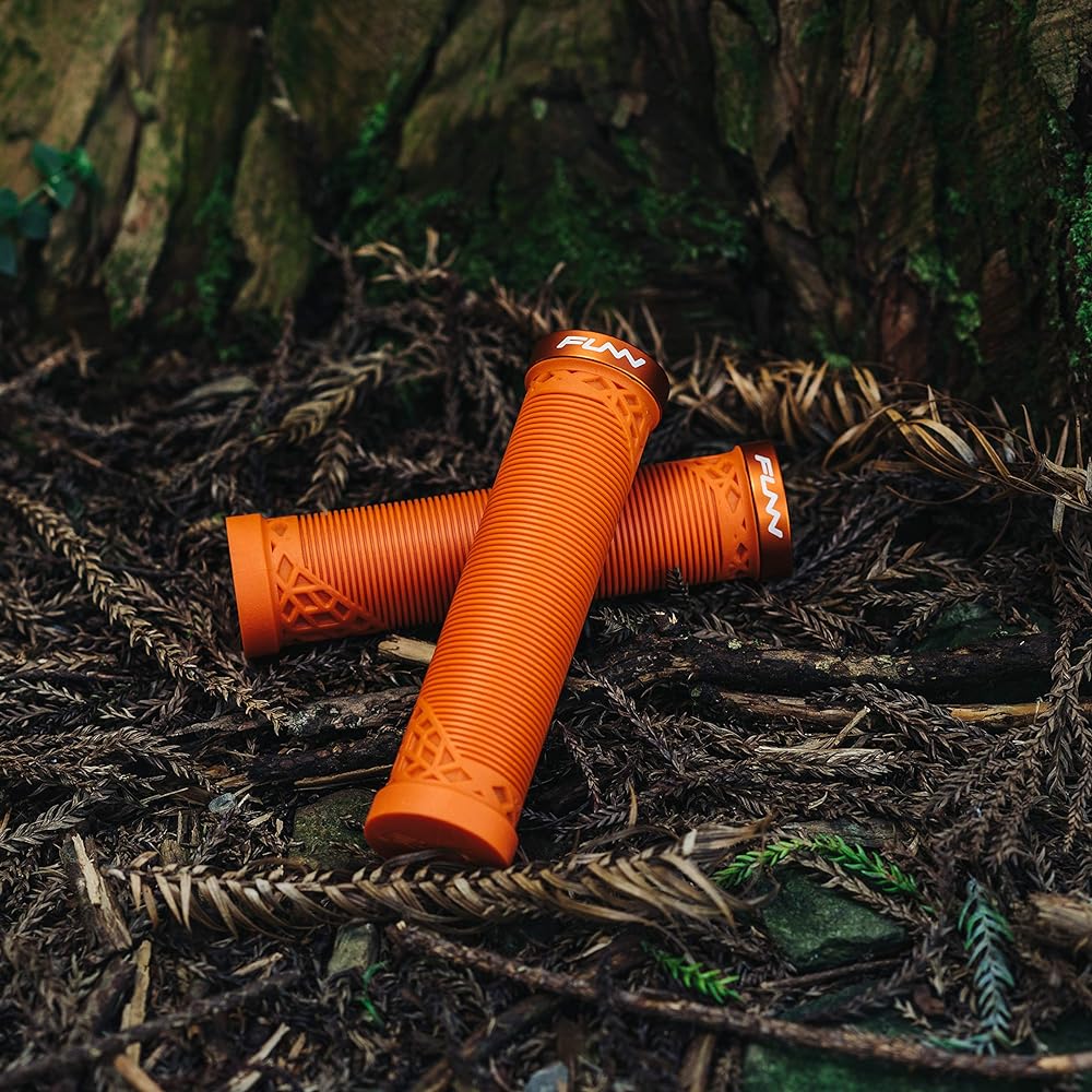 Funn Hilt Bicycle Handle Grips - Bike Grips with Lock-on Clamp on One Side - Suitable for Mountain Bikes, Cross Bikes, BMX Bikes, Made of Non-Slip Rubber, Ultra Light, Comfortable