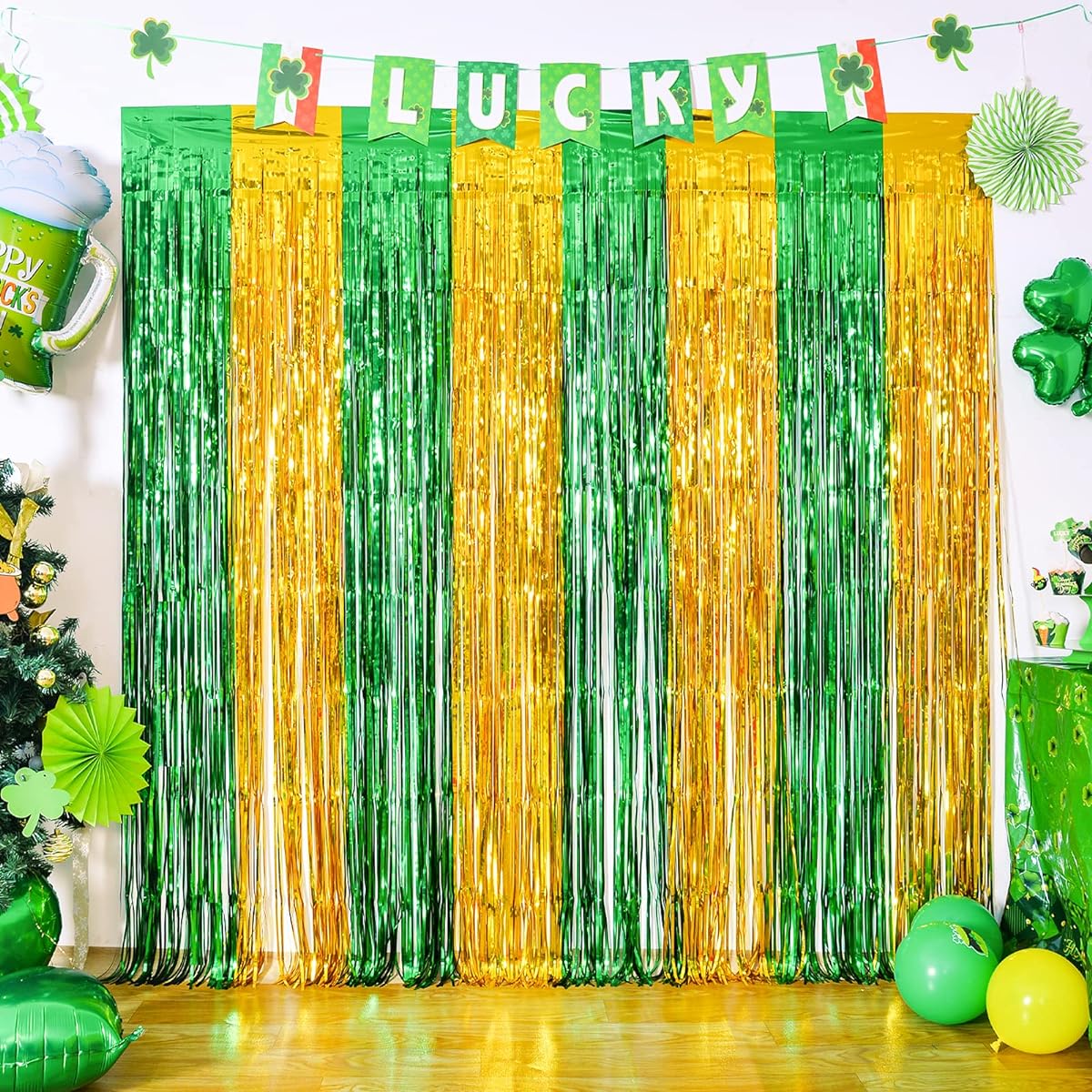 LYUBASA St. Patrick's Day Foil Fringe Curtains St. Patrick's Day Party Decorations 3.3x6.6ft Irish Green Gold Streamers Photo Booth Props Backdrop Decorations for Indoor Outdoor Party Supplies Birthday 3 Pack
