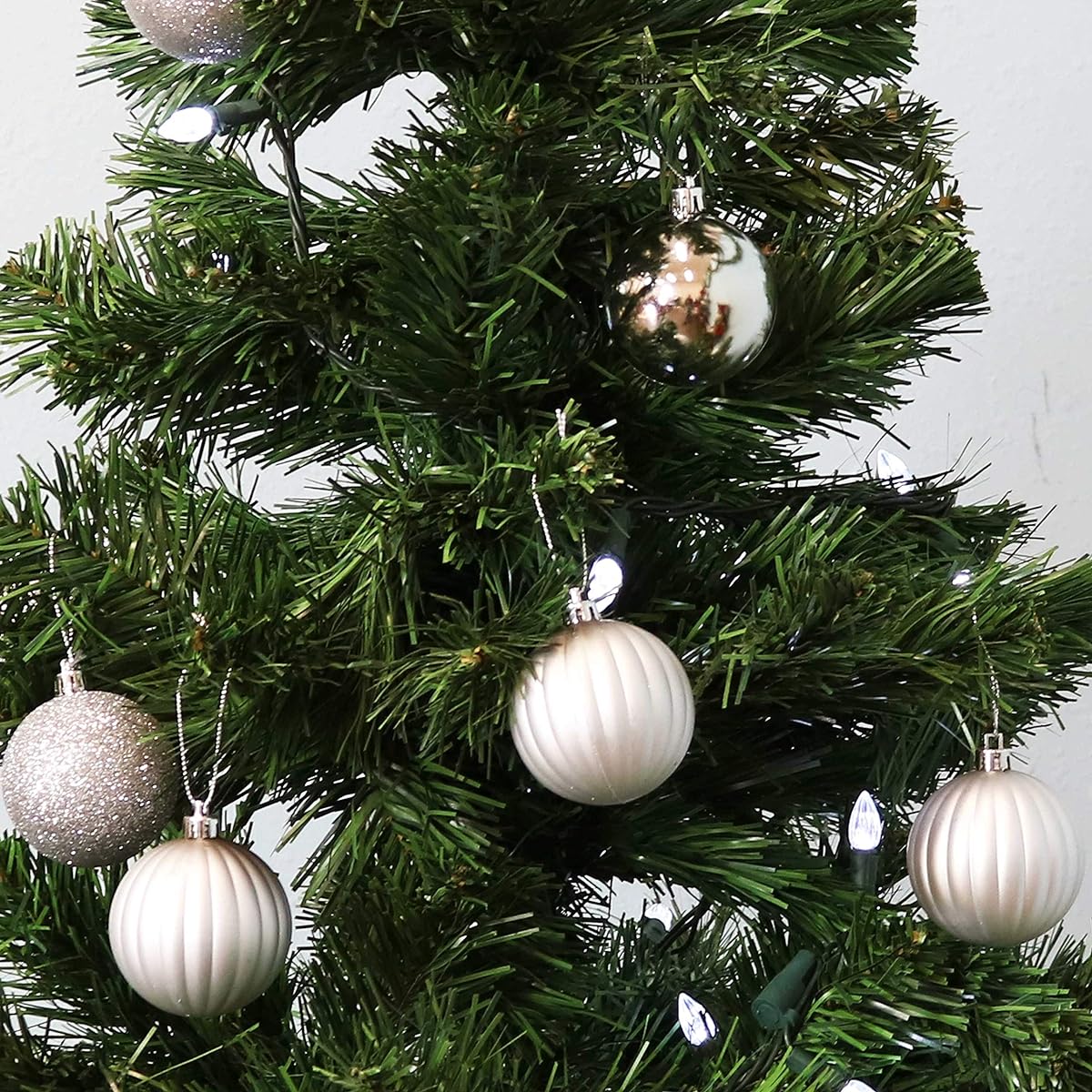 Sunnydaze 25pcs 60mm Shatterproof Christmas Ball Ornaments with Hooks, Beautiful Bauble Tree Decorations Set for Holiday Decorations and Gatherings, Silver
