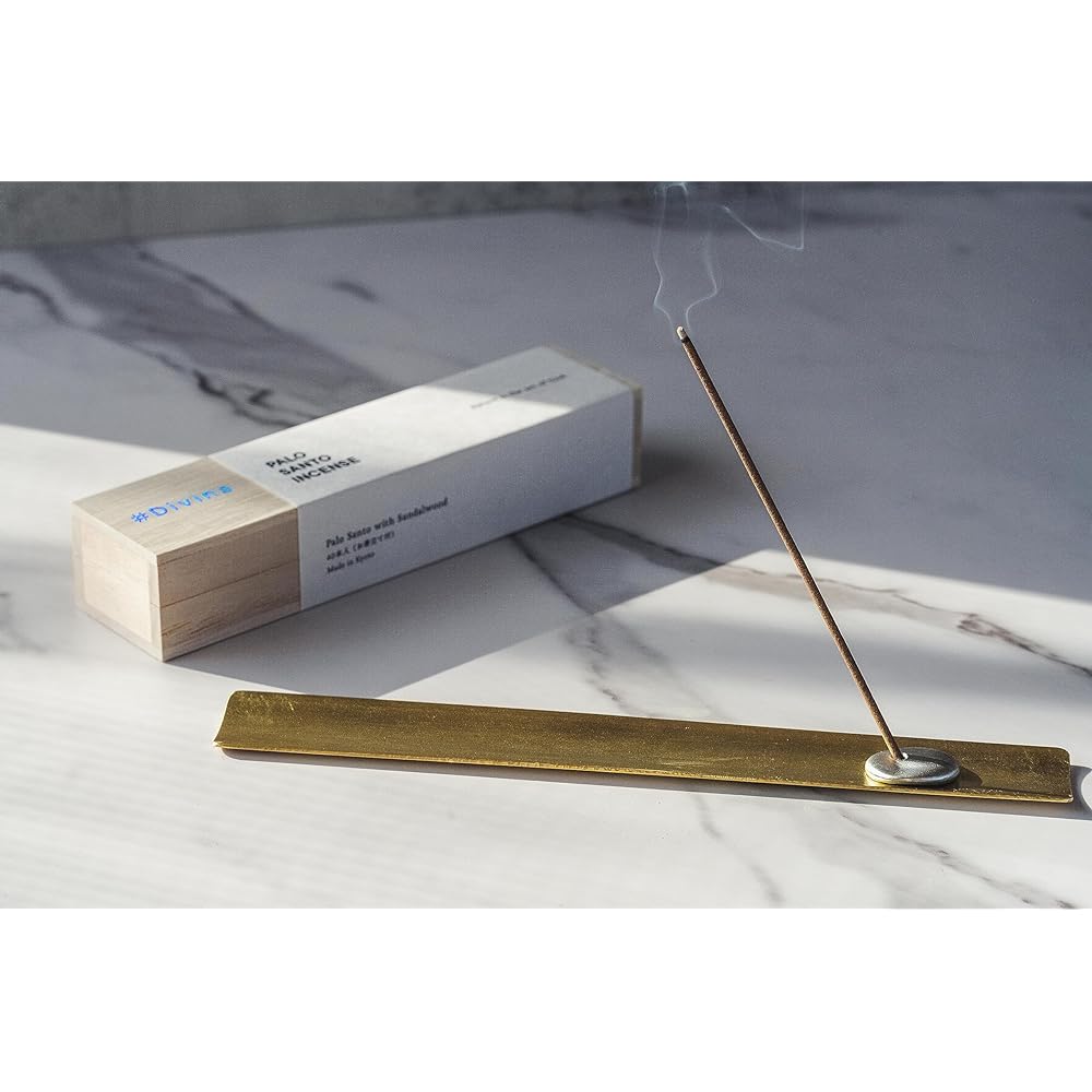 #Divina Incense Palo Santo Sandalwood Incense Sticks Low Smoke Sandalwood Comes in a Paulownia Box with Incense Holder Made in Kyoto 40 Sticks Purifying The Scent of a Long-established Inn or Luxury Restaurant (Incense Plate Set)