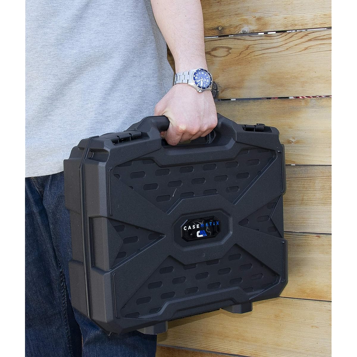 CASEMATIX Hard Shell Travel Case Compatible with Maonocaster Lite Audio Mixer Podcast Equipment Bundle Customizable Foam Interior Fits Podcast Mixer, Microphone, Cables, and More - Case Only