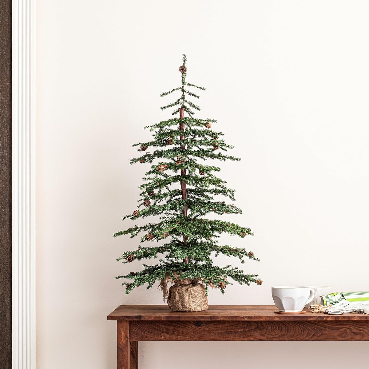 Vickerman Carmel Pine with Cones and 684 Tips Burlap Base, 30-Inch [Parallel Import]
