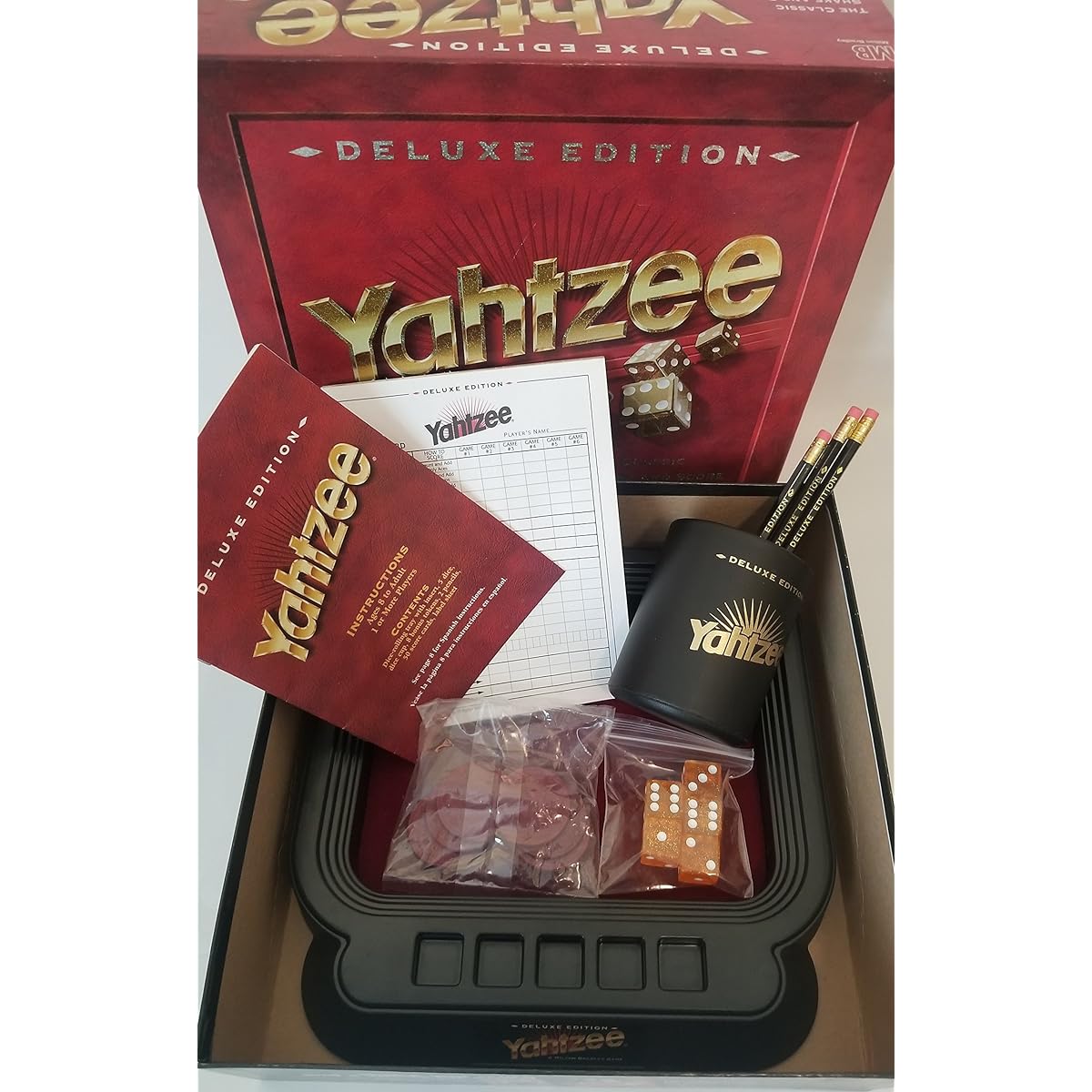 [Milton Bradley] Milton Bradley 1997 Yahtzee Deluxe Edition The Classic Shake and Score Dice Game from [Parallel Import]