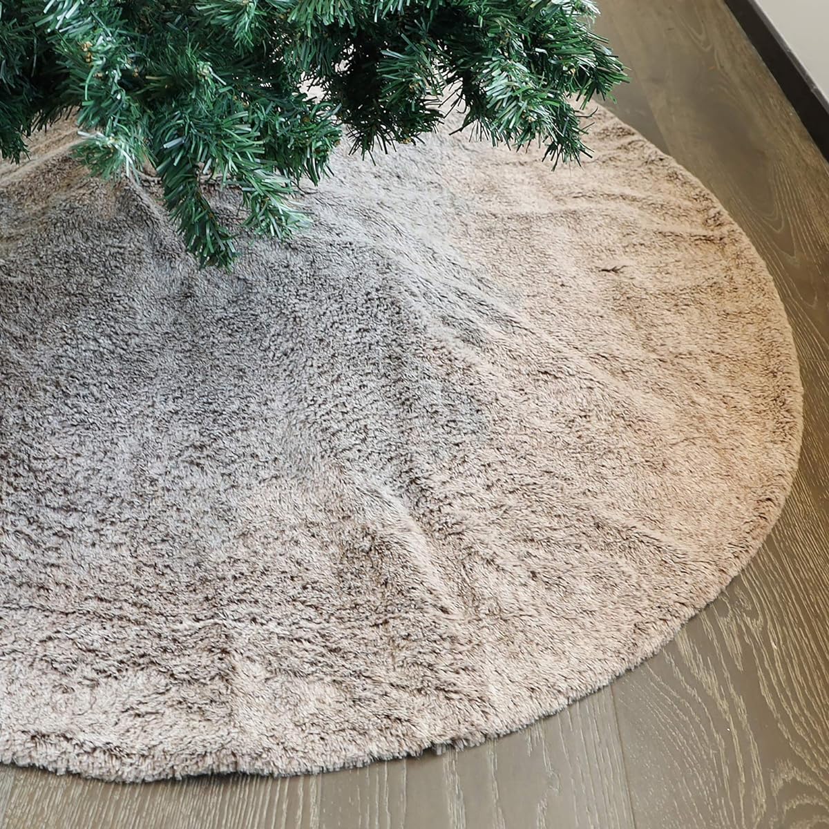 Juegoal Luxury Christmas Tree Skirt, 48 Inch Faux Fur Soft Plush Mat Christmas Tree Mat for Christmas Holiday Party Decorations, Greyish Brown