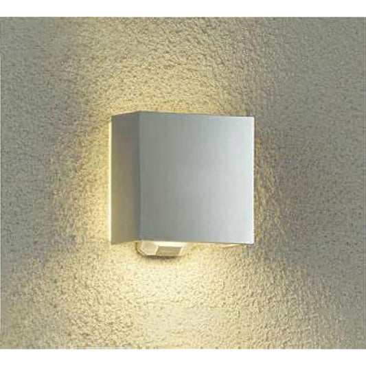 DAIKO Outdoor Light with Motion Sensor [Lamp Included] LED Bulb 4.2W (E17) Bulb Color 2700K DWP-40293Y Silver