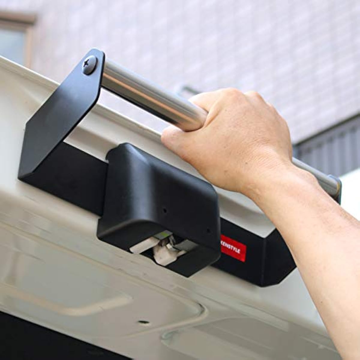 KENSTYLE Rear Gate Close Bar (Side Cover Sold Separately) [For Nissan NV350 Caravan Model E26 H24/6 - Narrow Body] < Very Easy To Close The Rear Gate