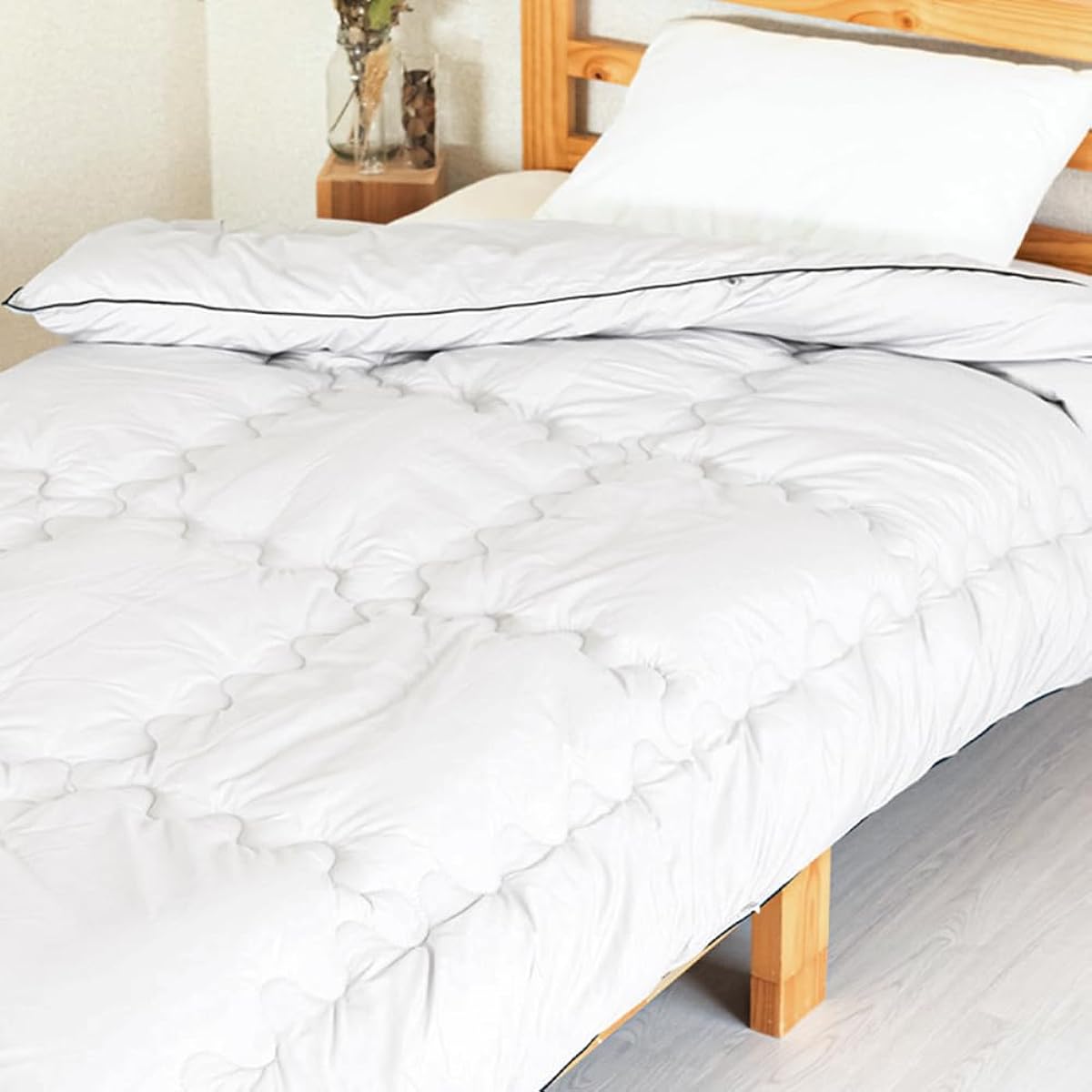Iris Plaza Comforter, Heat Generating Warm Comforter, Made in Japan, Double, Warm Bedding with Excellent Moisture Absorption and Generating Effect, Contains Aluminum to Prevent Heat from Losing, Light Gray KPEK510A-03GY01AP