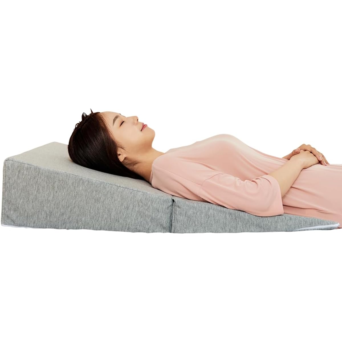Dr.Shin Wedge Pillow Triangular Pillow Dr.Shin Reflux Esophagitis Triangular Cushion Exquisite angle supervised by a doctor Wide width 70cm Memory foam material No more waking up in the middle of the night. Comes with Japanese instruction manual
