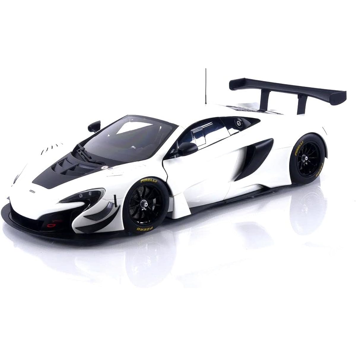 AUTOart 1/18 McLaren 650S GT3 White Finished Product
