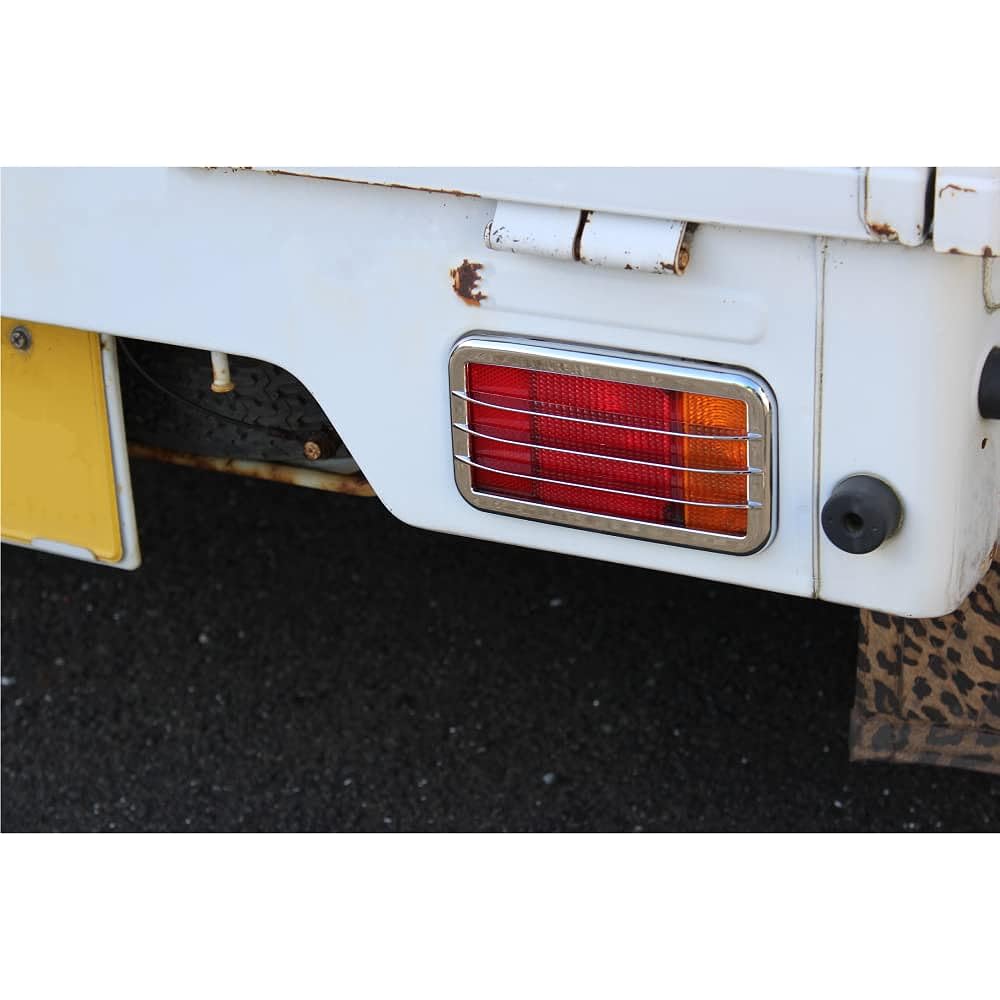 MADMAX Plated Tail Lamp Garnish for Suzuki Carry Truck