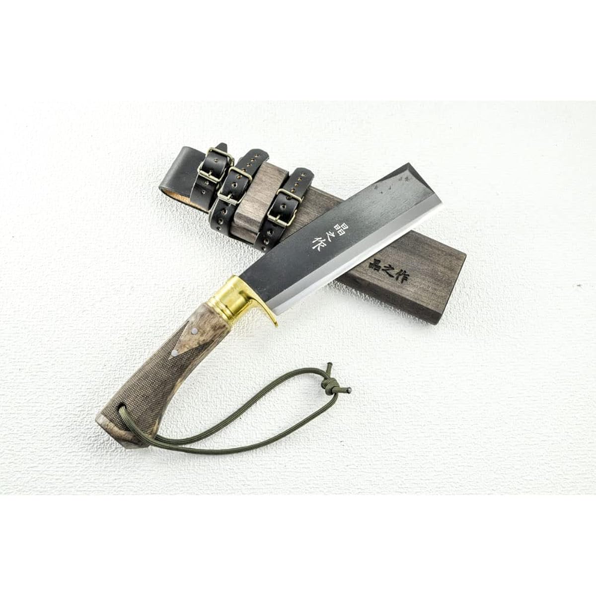 Akinosaku Bent Bonfire Hatchet, Black Double Edge, Handle Angle/Standard Type, 5 Dimensions, Aogami No. 2 Steel, Brass Flange Ring, Wooden Sheath, Oil Stain Leather Band, Oak Oil Stain Checkered Pattern, Magarit-007, Toyokuni Batoning, Made in Japan, For