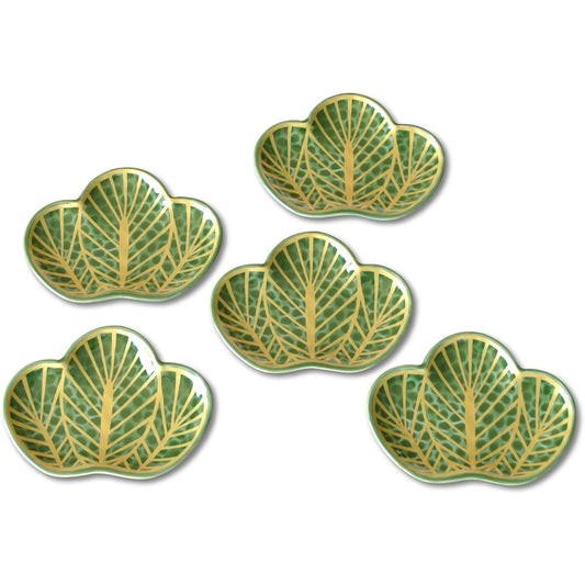 New Year tableware, Japanese tableware, small plates, pine needles, lucky charms, Arita ware, pine needles (green), small plates, set of 5, gift box included