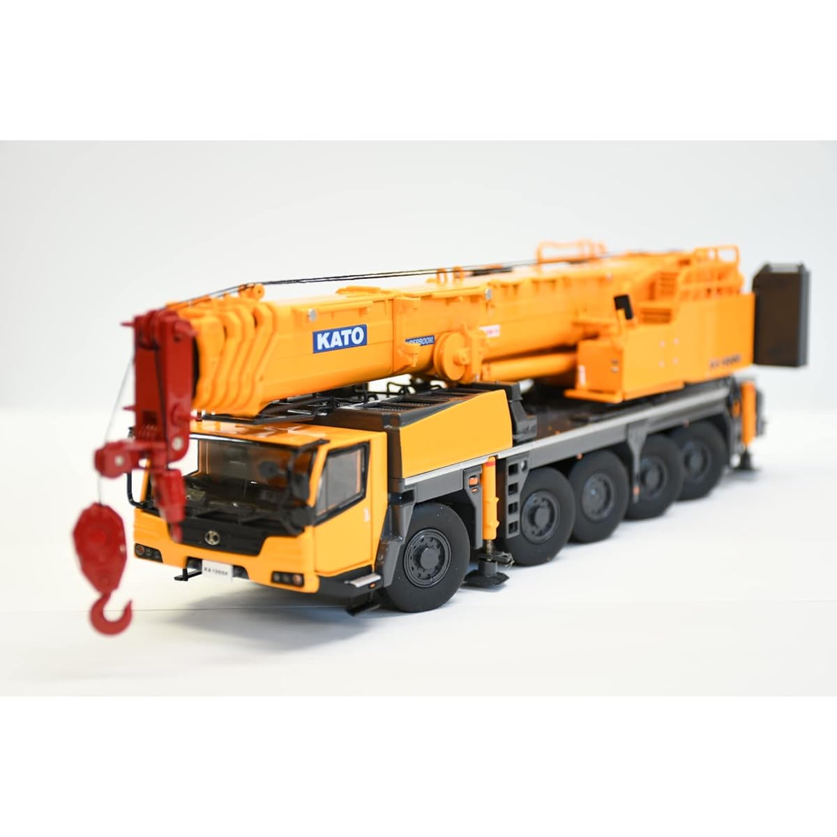 Kato Works KATO All-Terrain Crane KA-1300R 1/50 scale miniature