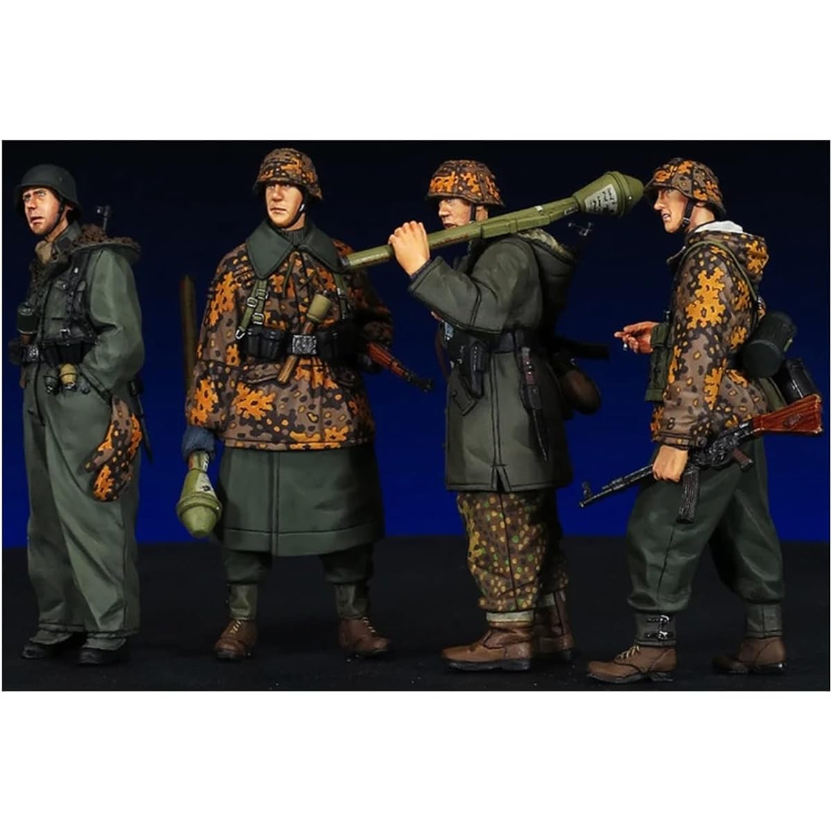 Rad Miniature 1/35 World War II German Waffen SS Grenadiers Break Through the Danube River Hungary 1945 (Set of 4) Resin Kit RDM35051