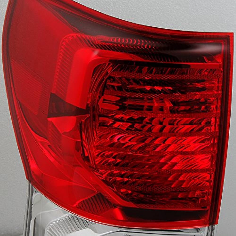 Toyota Tatan Drapic Up Truck Red Clear Tail Light Leavor Brake Lamp replacement driver left side