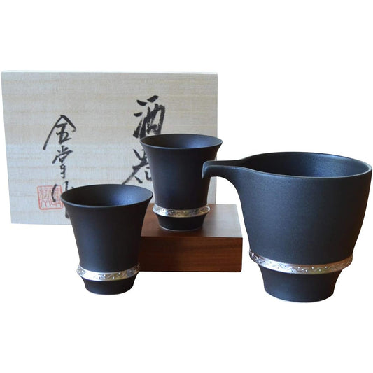 Liquor set, Tokkuri Ochoko set, Arita ware, wooden box, 1 sake bottle, 2 sake cups set, Takumi no Kura, Ibushi silver, ceramic, made in Japan