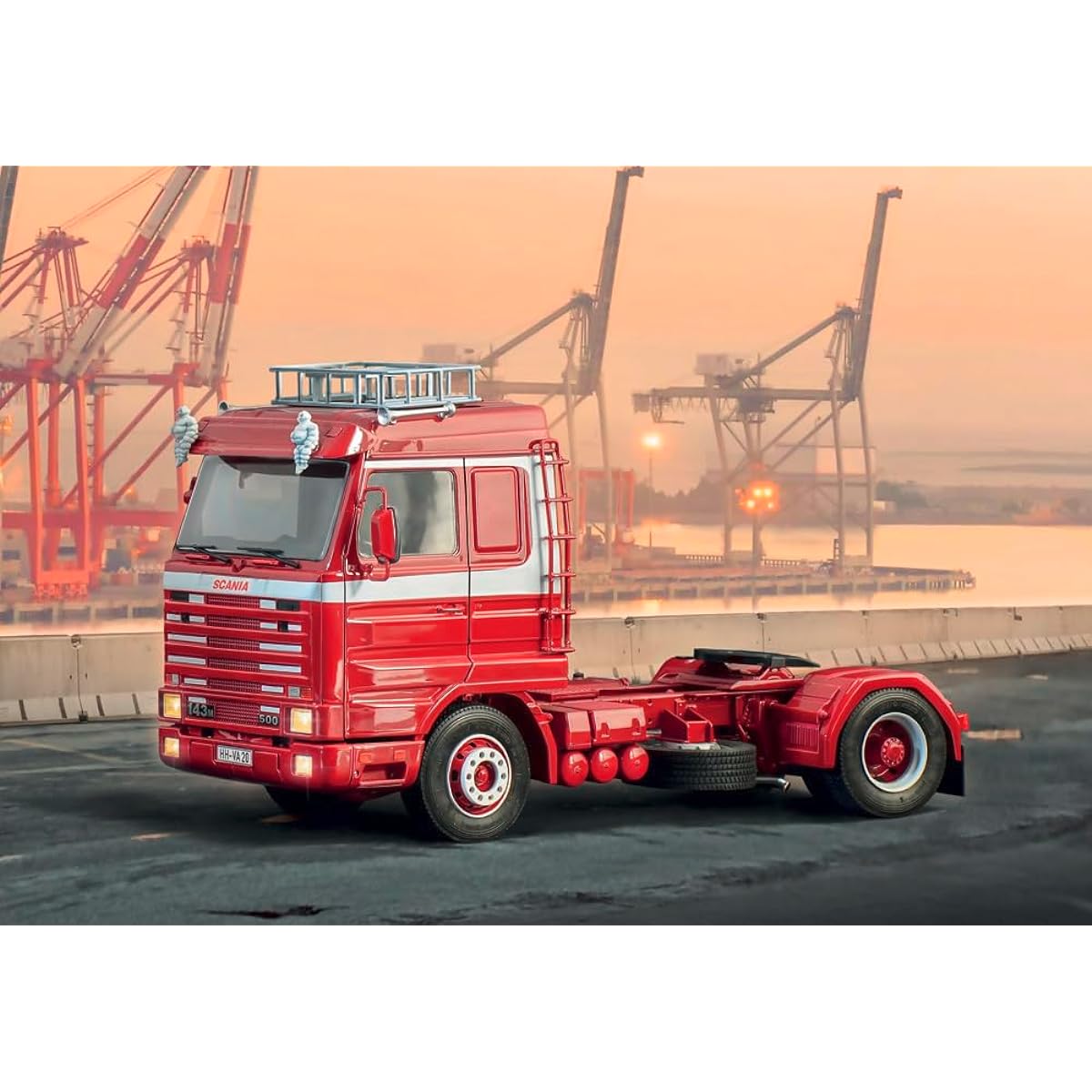 Italeri 1/24 Scania R143 M500 Streamline 4×2 Plastic Model IT3950
