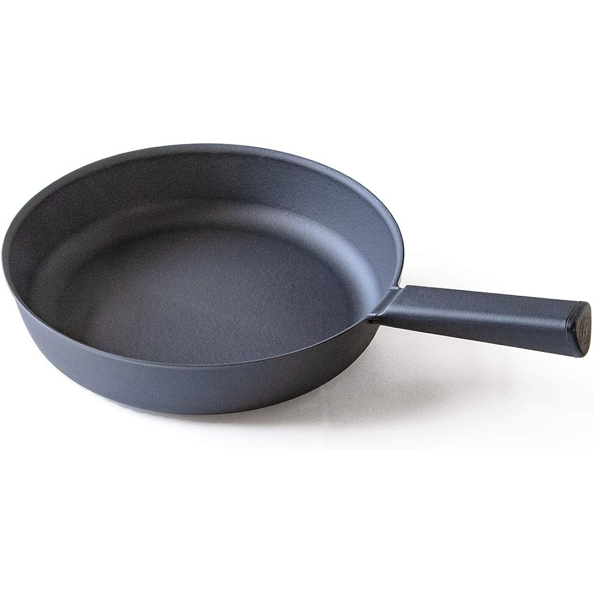 Flying Saucer Original Cast iron frying pan that is easy to stir fry and stew 26cm Made in Japan Compatible with IH