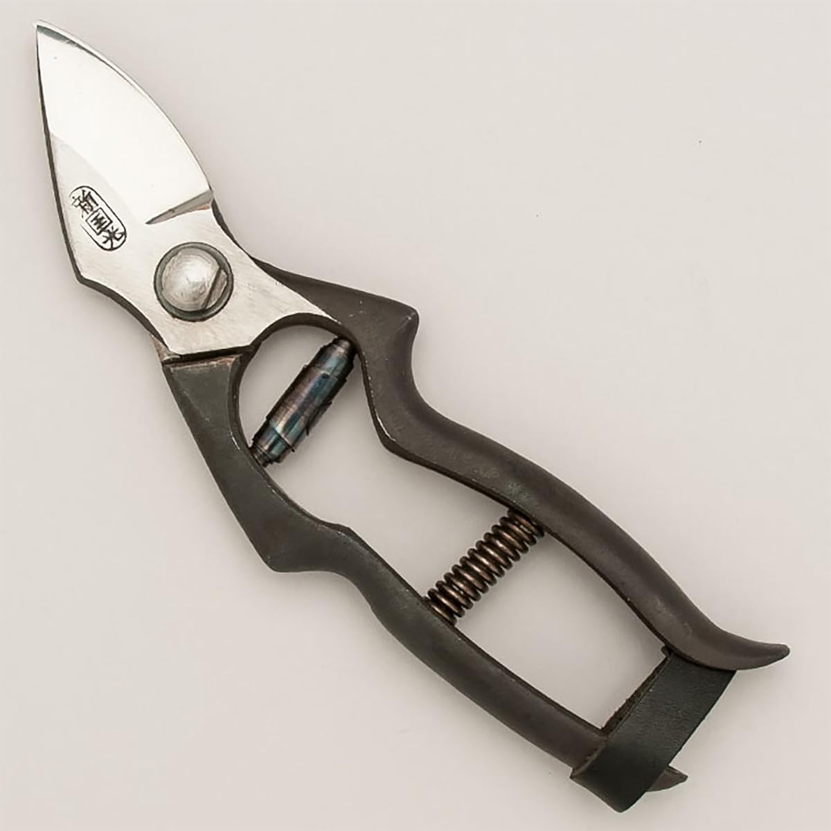 Tohoku Uchihamono Shinkunimitsu Pruning shears Tsugaru type Peeling