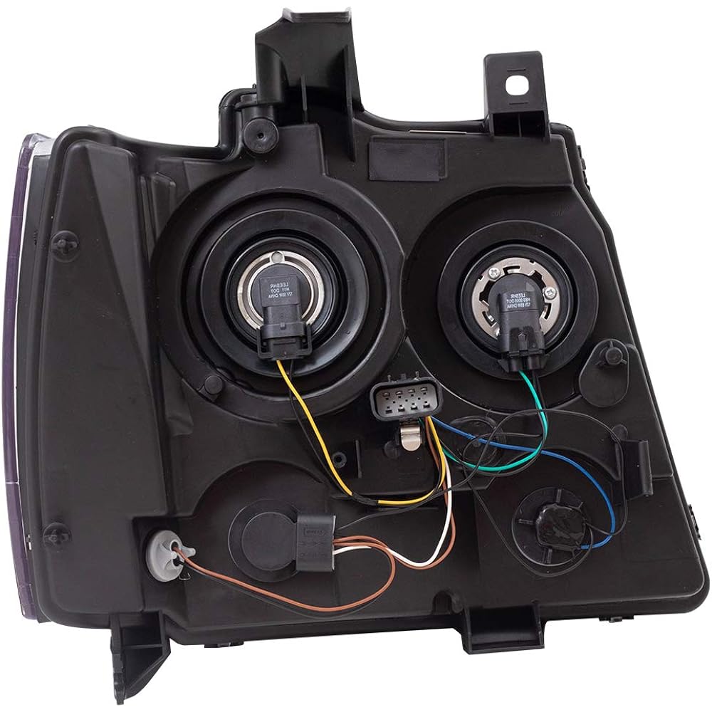 After replacement driver headlights 2007-2014 TAHOE SUBURBAN 2007-2013 AVALANCHE Pickup Truck 20760578