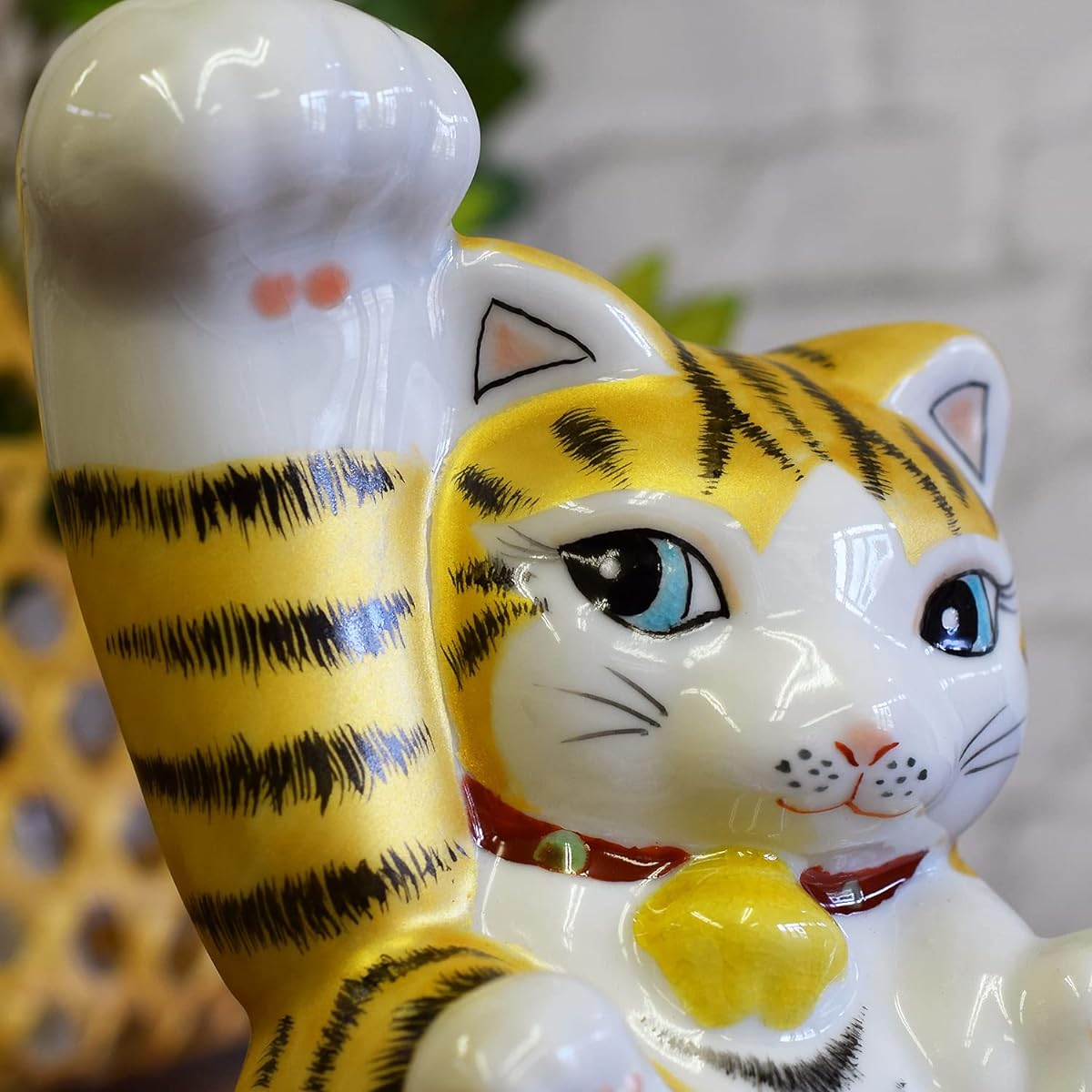 Right Hand Lucky Cat Ornament Ceramic Kutani Ware Strong Arm Lucky Cat Gold Color Feng Shui Good Luck Interior Japanese Style Accessories