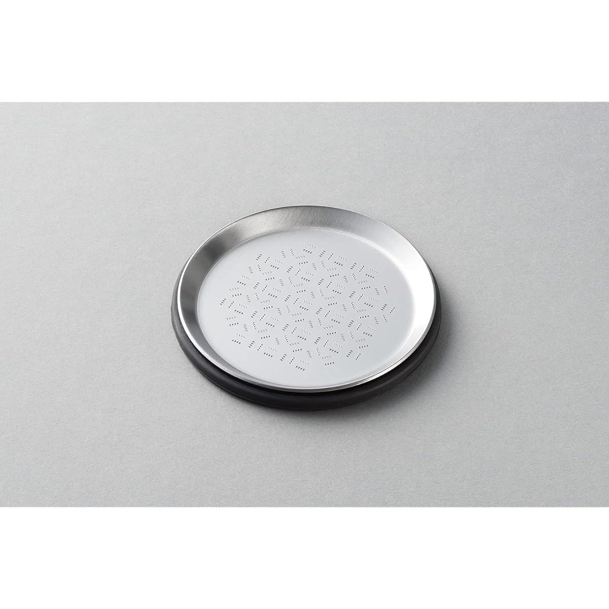 Tsuboe's finest grater, round plate -maruzara-, for wasabi only, made in Japan, Tsubamesanjo