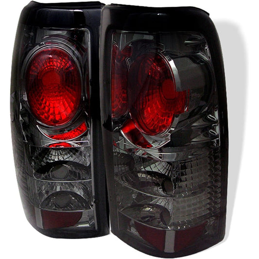 SPYDER 5002099 Chevrolet Silverad 1500/2500 99-02 (Not suitable for stepside)/GMC Sierra 1500/2500/3500 99-06 & 2007 Sierra Classic Euro Style Light-Smoke