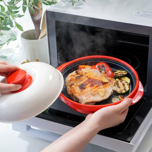 Official Rangemate Pro Microwave Dedicated Cooker (Red/Recipe Included) [Uses Patented Technology] Microwave Cooker, Grilled Fish, Range, Bake, Boil, All-Purpose, Round, Small, Rangemate MUK
