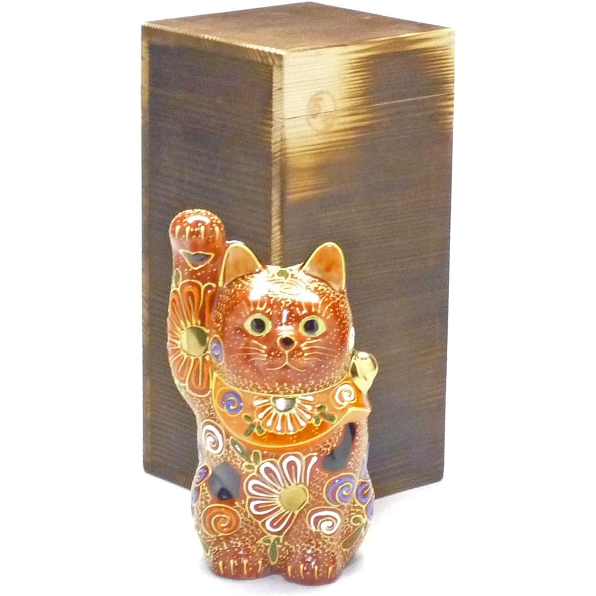 Kutani ware ``Maneki Neko'' Deco Mori No. 4 in a baked painted wooden box stand