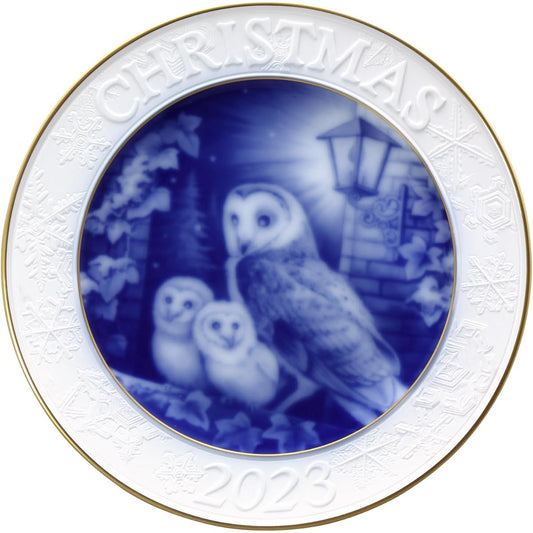 Okura Toen 2023 Christmas Plate "Barn Owl Family" 97H/8505