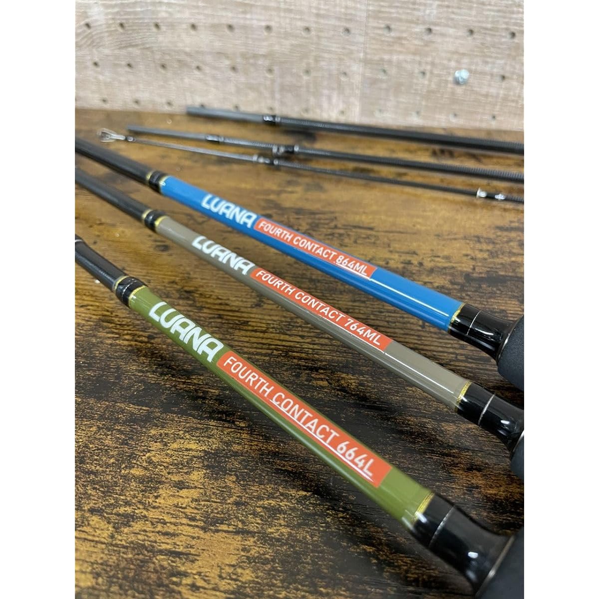 Tsulino LUANA FOURTH CONTACT [Compact and easy to carry four-piece lure rod]