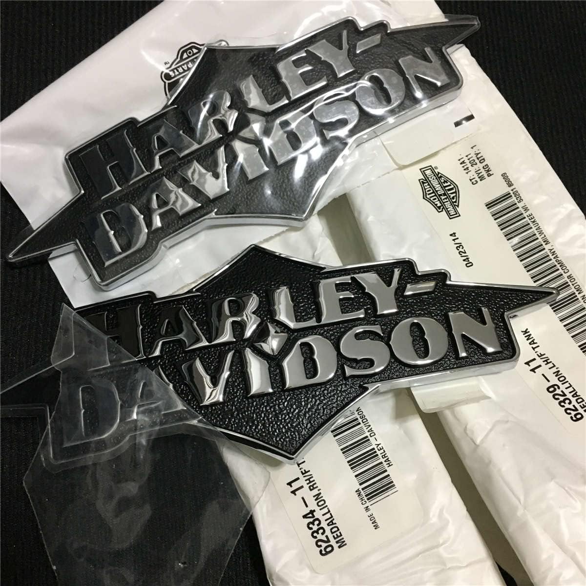 Gas fuel tank nameplate emblem badge medallion logo Decard Harley Davidson Softail Touring Chrome