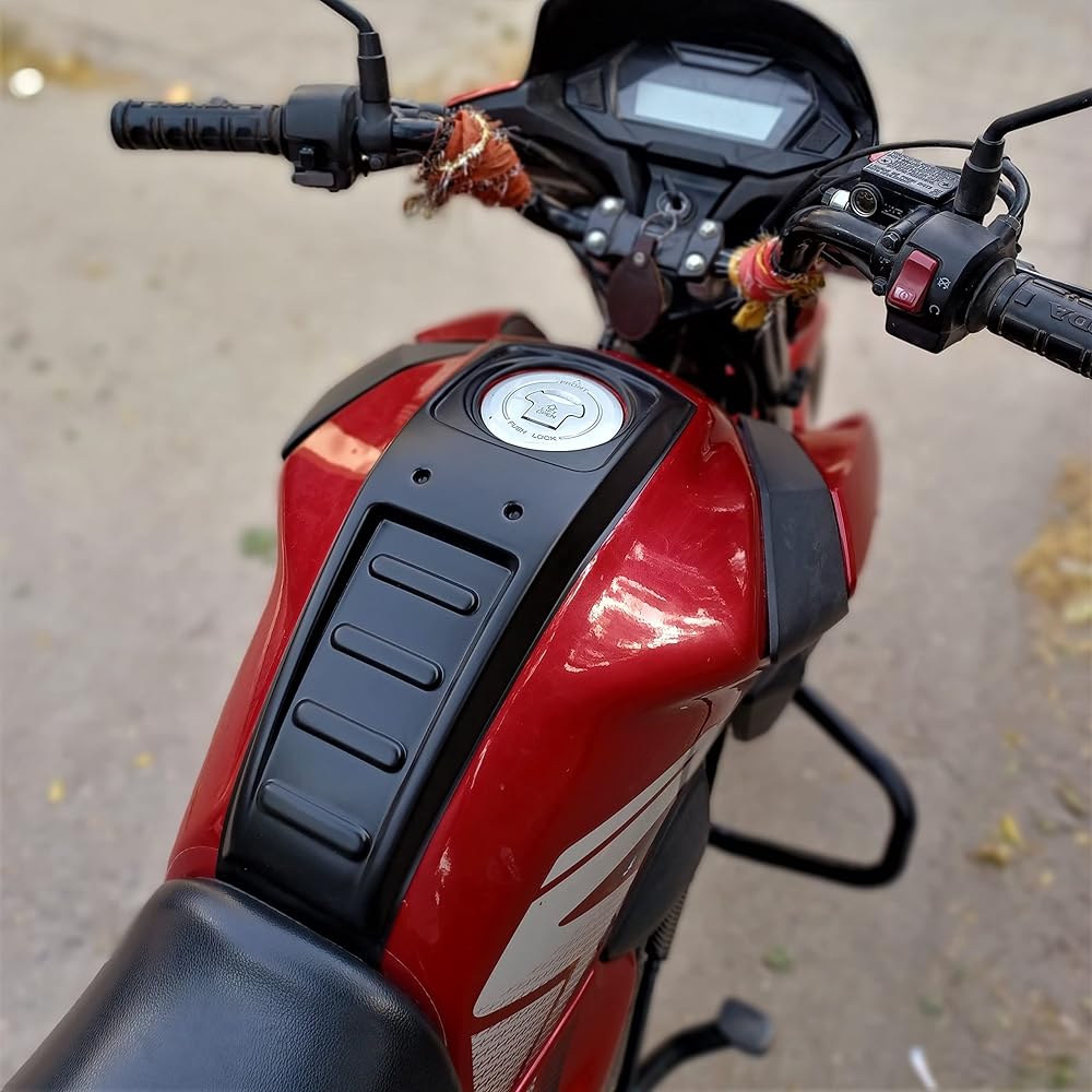 Siga Parts Honda SP125 tank tie (large, matte black)