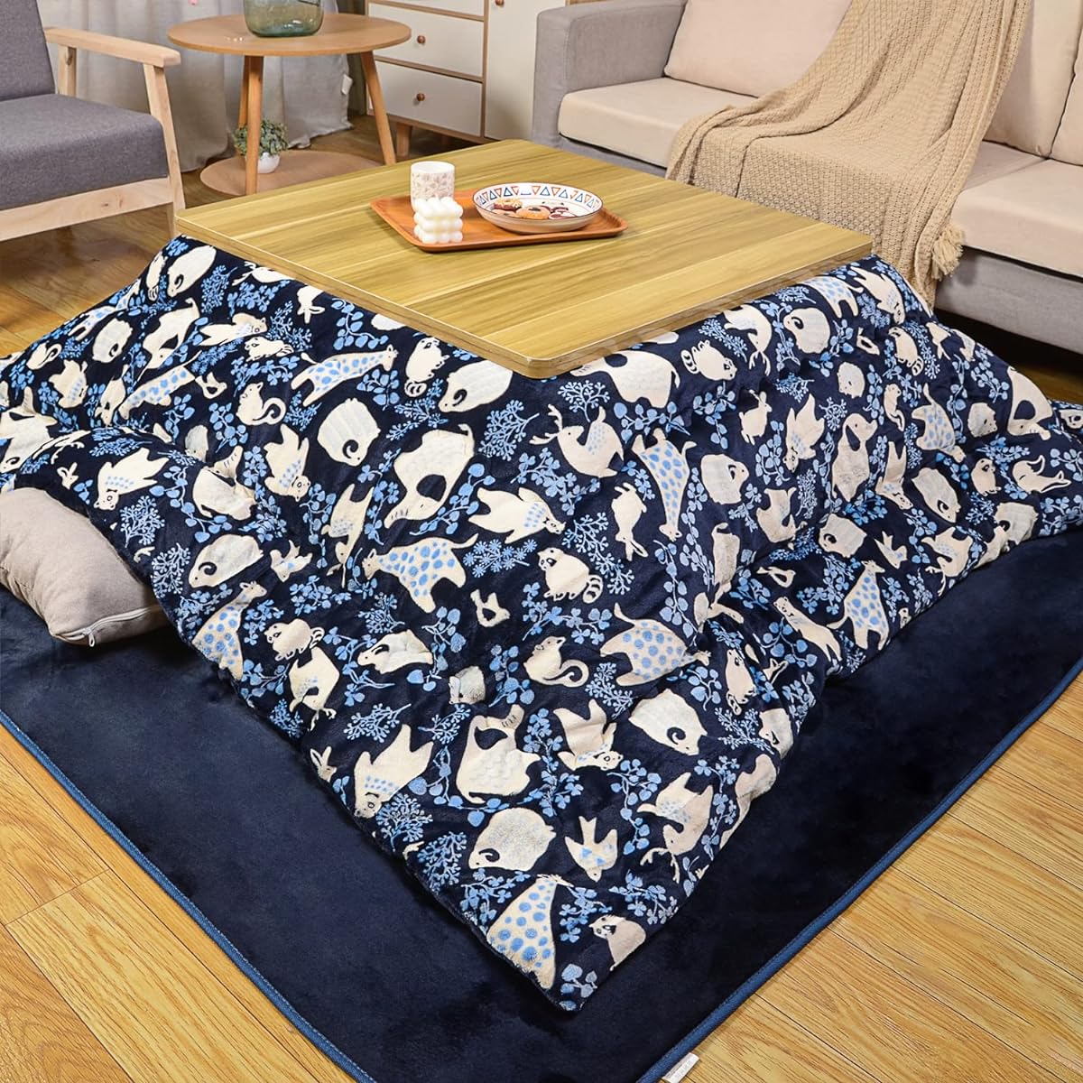 Peto-Raifu Kotatsu Futon, Kotatsu Thick Comforter, Single Comforter, Square, Reversible, Can Be Used on Both Sides, Smooth, Flannel Material, Uses Heat-generating Cotton, Heat Retention, Fully Washable, No Shedding, Animal Pattern, Navy, 185 x 185 cm