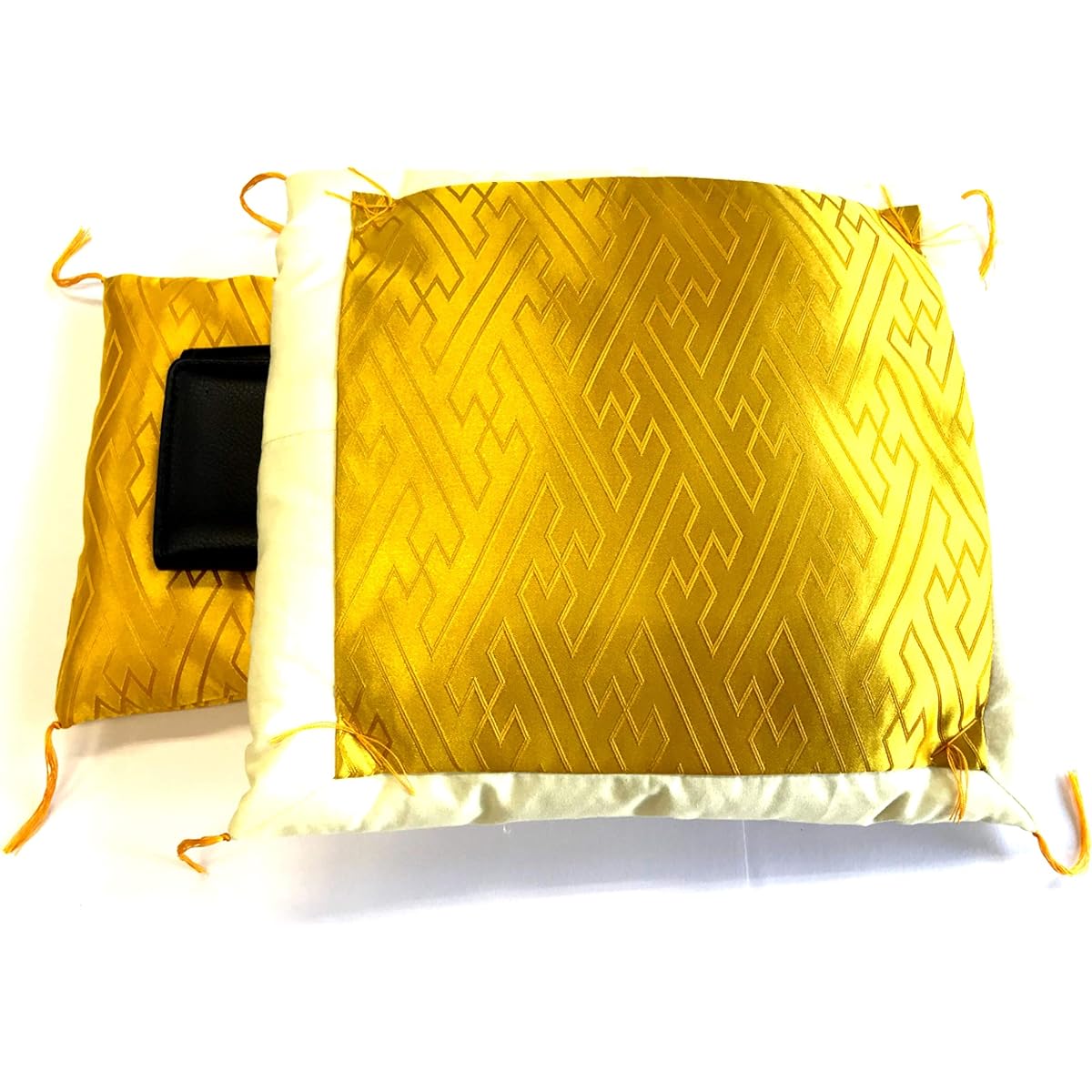 Earn money luck! Ride the waves of money luck and improve your luck with the golden glow of the wallet futon! Take the waves of luck and win the strongest money fortune with the power of money fortune!