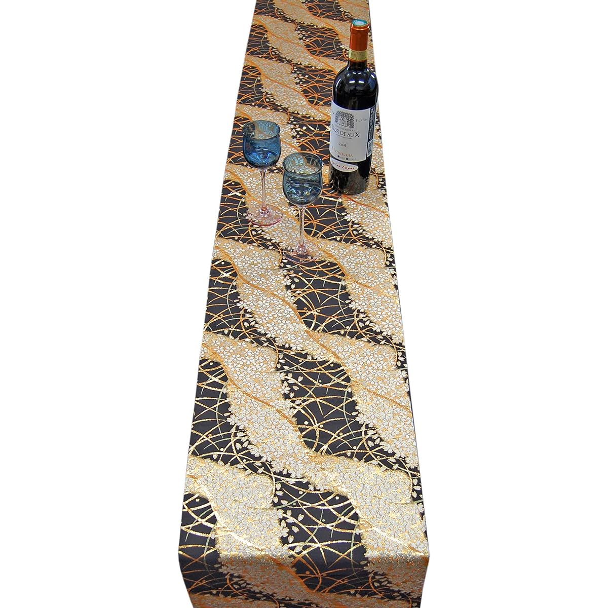 Japanese-style kimono table runner, as gorgeous as an obi, to create a modern Japanese look for parties and events, for Christmas and New Year table coordination, obi-style, all-over pattern, boxed, wrapped, 180cm (Miyabi Miyabi)