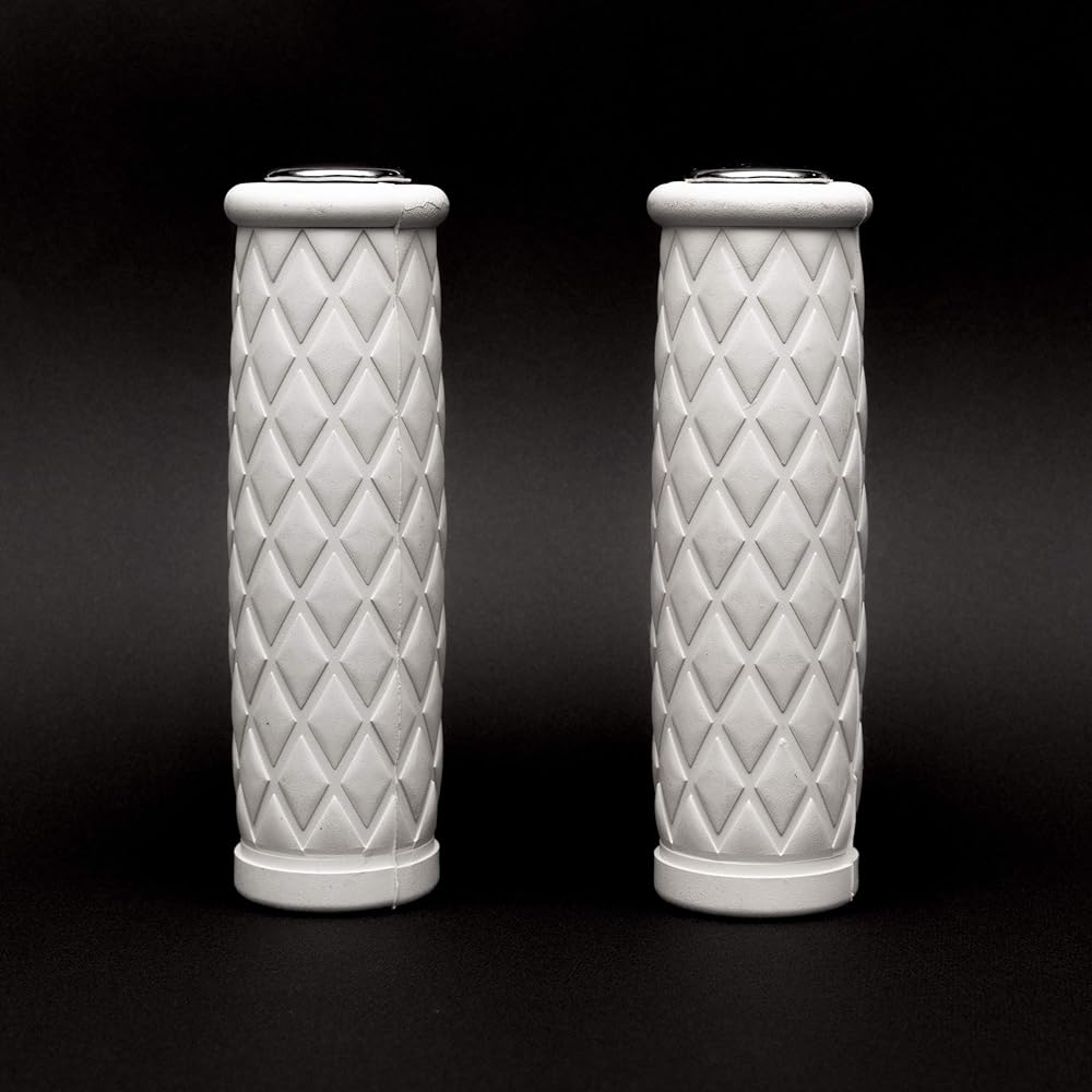 Diamond grip white for Harley 1 inch nice motorcycle...
