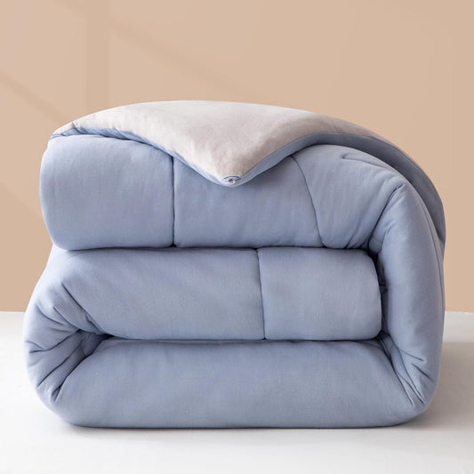 Shikyouka Antibacterial Anti-mite Comforter Single Winter Comforter Soft and Comfortable Fluffy Warm Peach Skin Four Seasons Comforter (170x210cm, Blue/Gray)