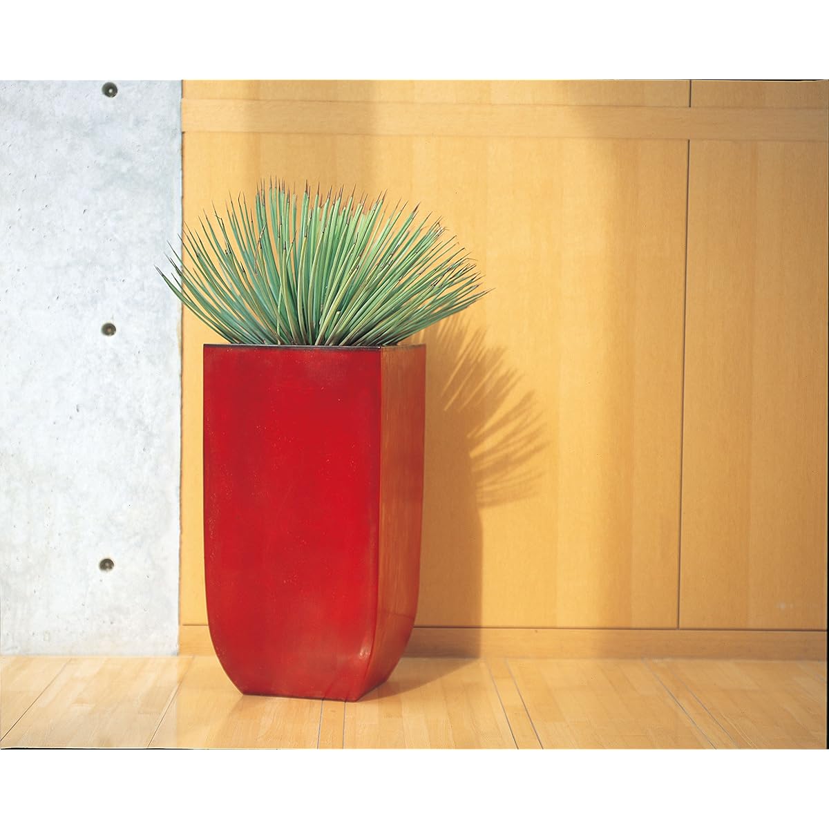 Clay FRP VASE SQUARE 31□61H RED 840-862-500