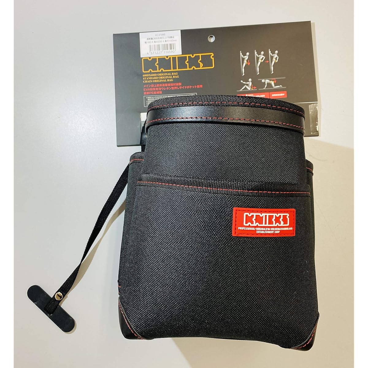 Knicks KC-215NS KC215NS Ultra-lightweight 2-tier finished waist bag Made of 600D material In-holder with tape hooker