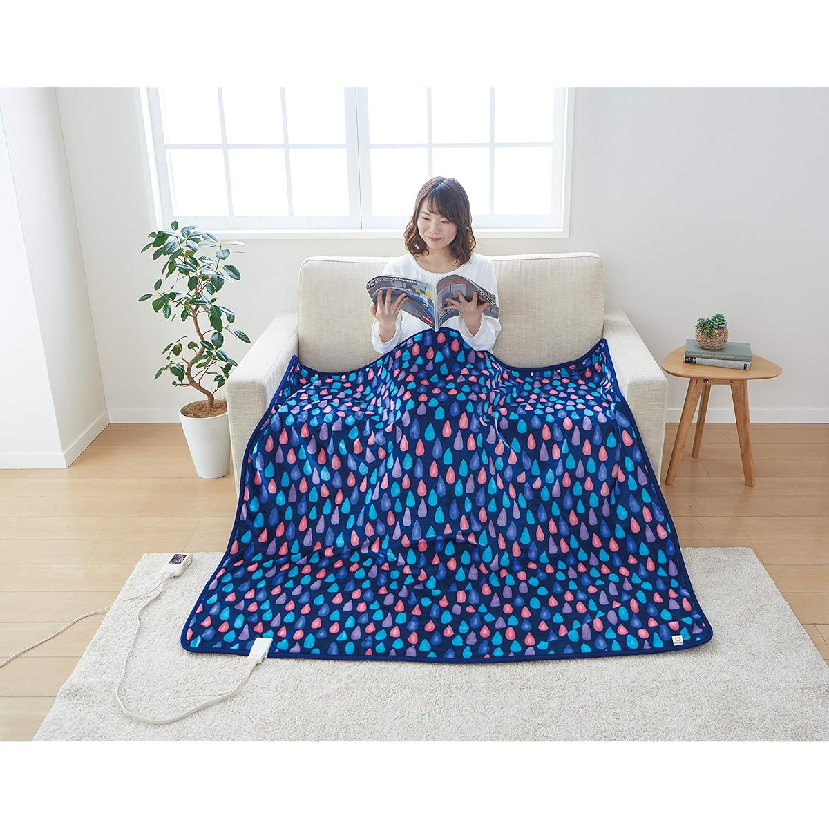 Sugibo Hot Blanket Wide with Stylish Raindrop Design SB20BW13(MB) Midnight Blue